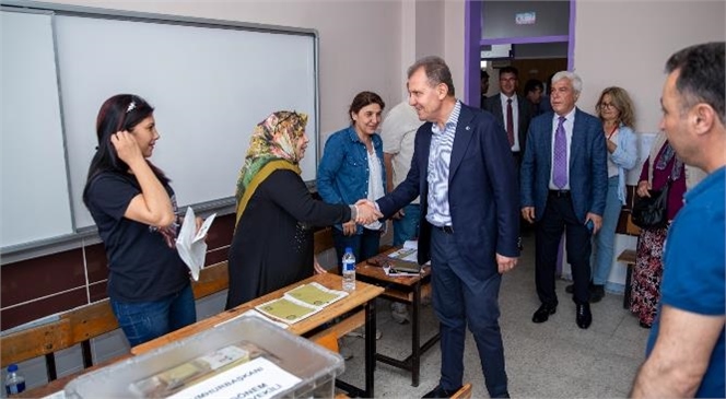 Başkan Vahap Seçer, Cumhurbaşkanı ve 28. Dönem Milletvekili Genel Seçimlerinde Akdeniz ve Toroslar İlçelerinde Yer Alan Okulları Gezdi