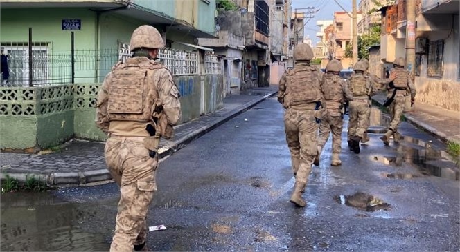 Mersin İl Jandarma Komutanlığı Ekiplerince PKK/KCK Terör Örgütü Üyesi 23 Şahsa Yönelik Şafak Operasyonu Düzenledi.