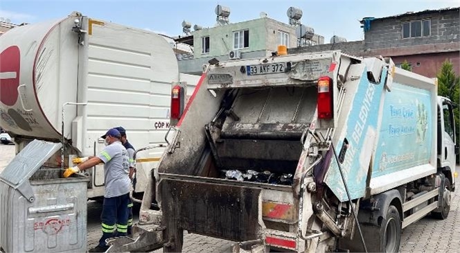 Akdeniz Belediyesi, Halk Sağlığını Korumak ve Halkın Sağlıklı Bir Çevrede Yaşam Hakkını Sürdürmek Amacıyla Temizlik Hizmetine Aralıksız Devam Ediyor