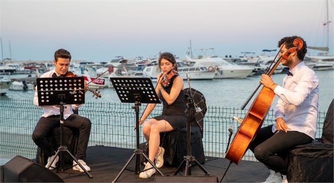 Büyükşehir’in Kent Orkestrası, Yaz Akşamını Ezgilerle Doldurdu