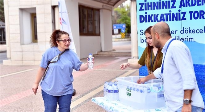 Büyükşehir Üniversite Adayı Öğrencilerin ve Ailelerinin Bu Sene de Yanında