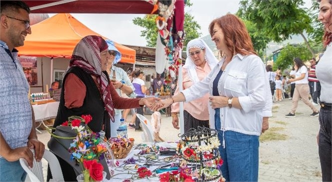 Mersinden Kadın Kooperatifi Başkanı Meral Seçer Üretici Kadınlarla Bir Araya Geldi