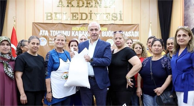 Karakılçık Buğdayından Elde Edilen Kilolarca Un Kadın Kooperatiflerine Hediye Edildi