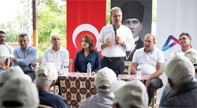 Başkan Vahap Seçer, Kurban Bayramı Dolayısıyla Gerçekleştirdiği Mahalle Ziyaretlerine Devam Ederek Mersin Halkıyla Buluşmayı Sürdürüyor