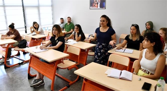 Mersin Büyükşehir’in Mercek’leri Meslek Edindiriyor