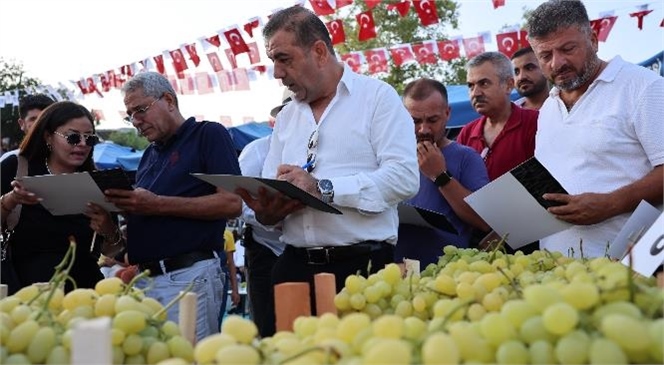 Akdeniz Belediyesi Tarafından Bu Yıl İkincisi Düzenlenen ‘esenli Üzüm Şenliği’ En Çok da Üzüm Üreticisinin Yüzünü Güldürdü