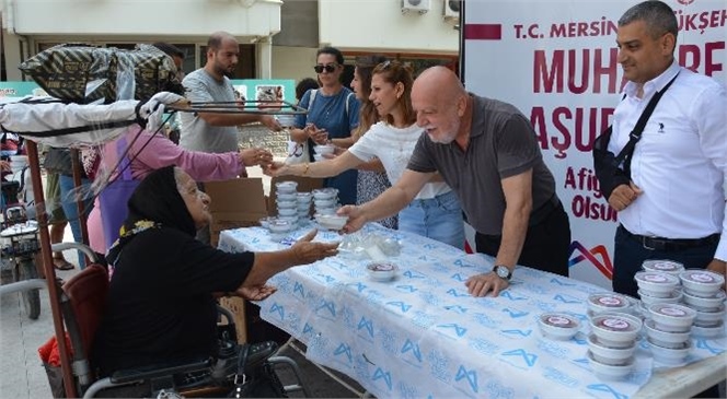 Aşurenin Bereketi Büyükşehir’le Paylaştıkça Çoğalıyor