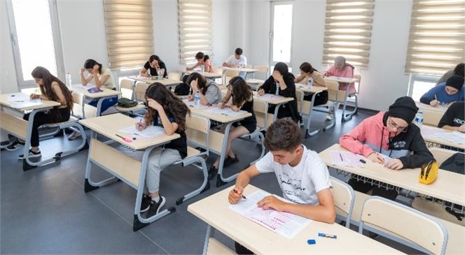 Mersin Büyükşehir’in Kurs Merkezlerinin Başarısı Katlanarak Devam Ediyor