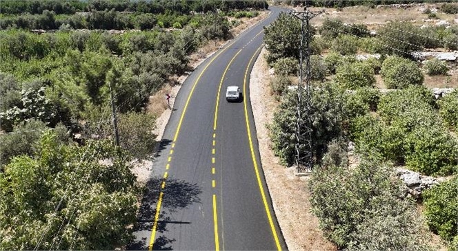 Mersin Büyükşehir, Üreticinin Yol Sorununu Çözmeye Devam Ediyor