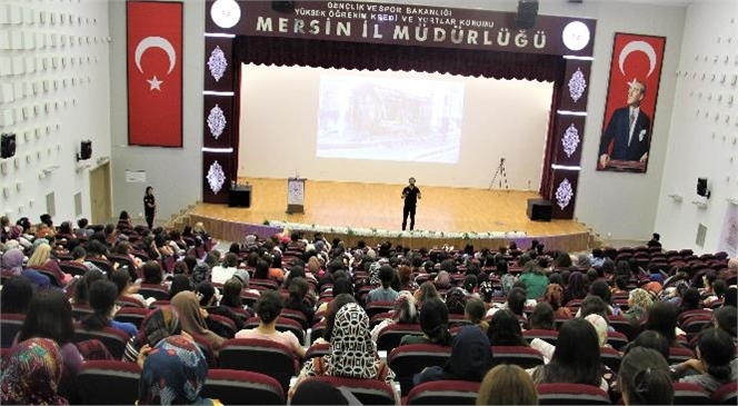 Mersin Emniyet Müdürlüğü, Kyk Kız Yurdundaki Öğrencilere Terörle Mücadele Konferansı Düzenledi