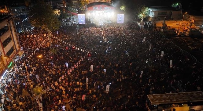 Mersin Büyükşehir Belediyesi Tarafından Bu Yıl ‘şahmeran’teması İle 2.’si Gerçekleştirilen "Uluslararası Tarsus Festivali" Tüm Görkemiyle Dolu Dolu Başladı