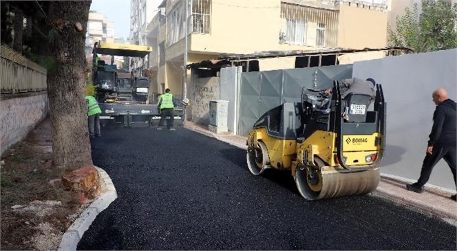 Hamidiye Mahallesi’nin Sokakları Yenileniyor! Akdeniz’de Sıcak Asfalt Çalışmaları Sürüyor