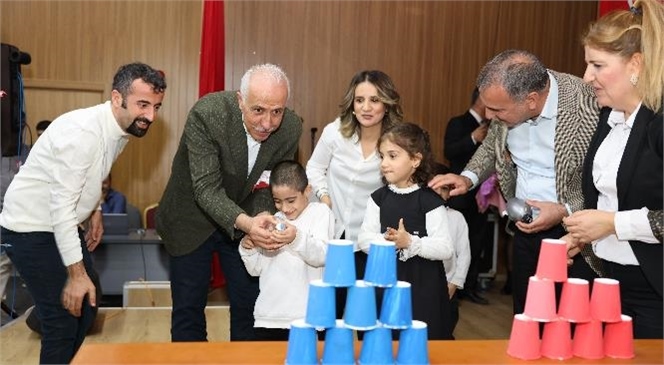 Mersin'de Özel Gereksinimli Çocukların Gösterisi Büyük Beğeni Topladı