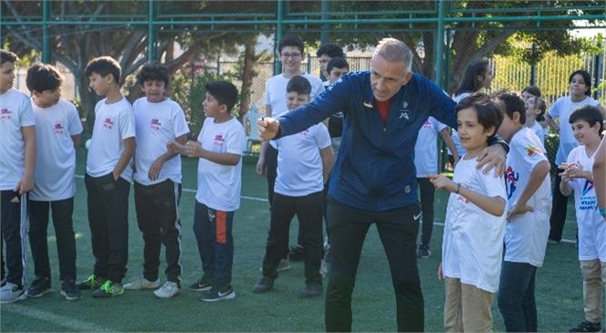 Mersin Büyükşehir’in Minikbüs’ü İle Öğrenciler Unutulmaz Bir Hafta Geçiriyor