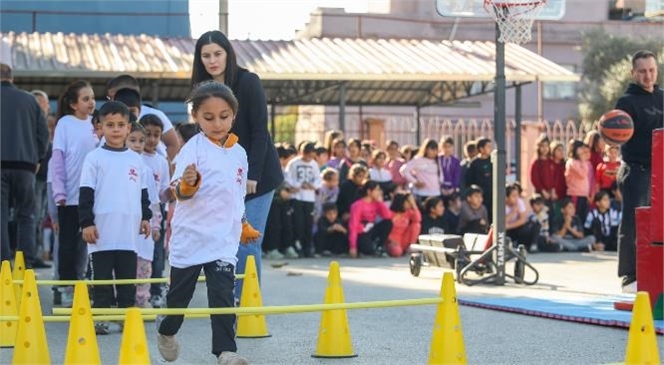 Büyükşehir’in Sporbüs’ü Bu Kez de Tarsuslu Çocuklar İçin Yola Çıktı