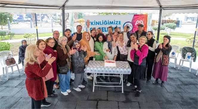 Büyükşehir Yaş Almış Vatandaşlara Hem Aile Hem Komşu Hem De Arkadaş! Yaş Almış Vatandaşlar ‘2024’e Merhaba Partisi’nde Buluştu