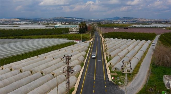 Mersin Büyükşehir’in Yol Yapım Ekipleri Yol Kalitesini Yükseltmeye Devam Ediyor