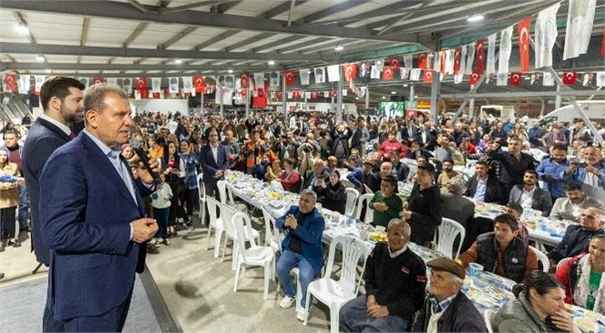 Başkan Seçer, Tarsus Halkı İle İftar Yaptı