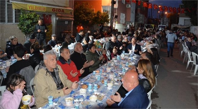 Mersin Büyükşehir Belediyesi’nden Tarsus Gaziler Mahallesi’nde İftar Programı