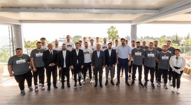 Play-Off’a Kalan Carettalar’dan Baskan Seçer’e Tebrik Ziyareti