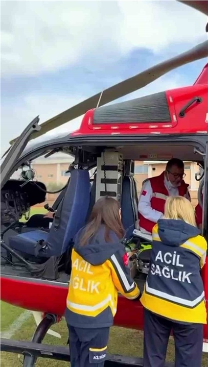 7 Yaşındaki Epilepsi Hastası Çocuk, Helikopter Ambulansla Mut'tan Mersin Şehir Hastanesi'ne Sevk Edildi