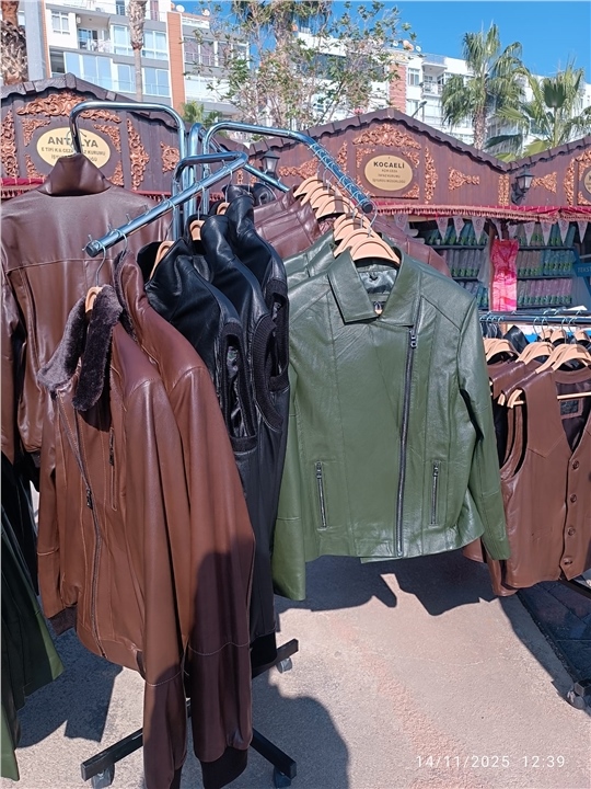 Özgecan Aslan Meydanında İşyurtları Kurumu Ürün ve El Sanatları Fuarı 14-18 Kasım Tarihleri Arasında Ziyaretçilerini Bekliyor