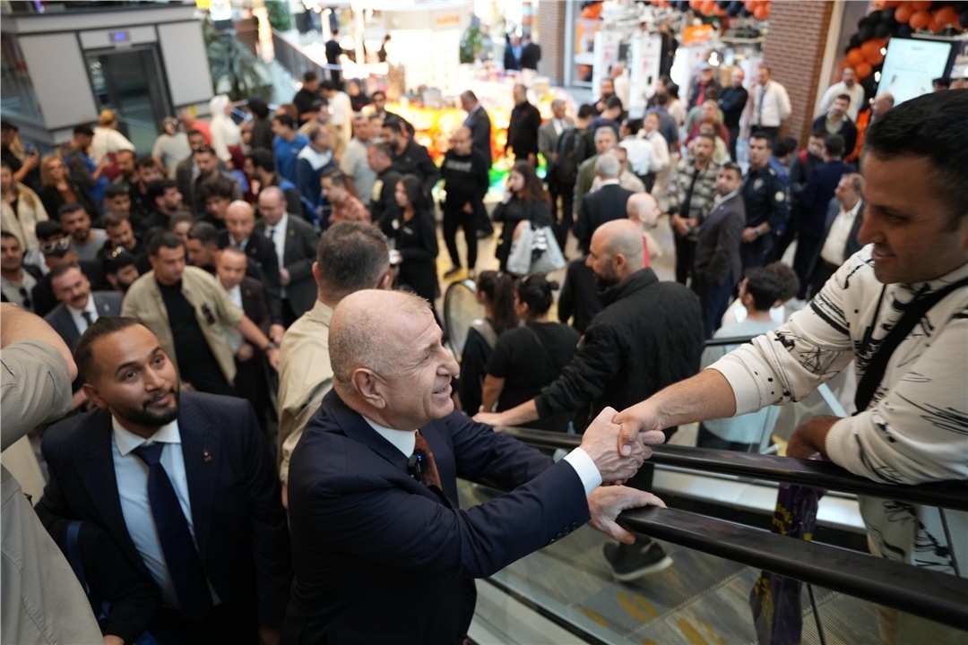 Zafer Partisi Genel Başkanı Ümit Özdağ’a Mersin’de Yoğun İlgi