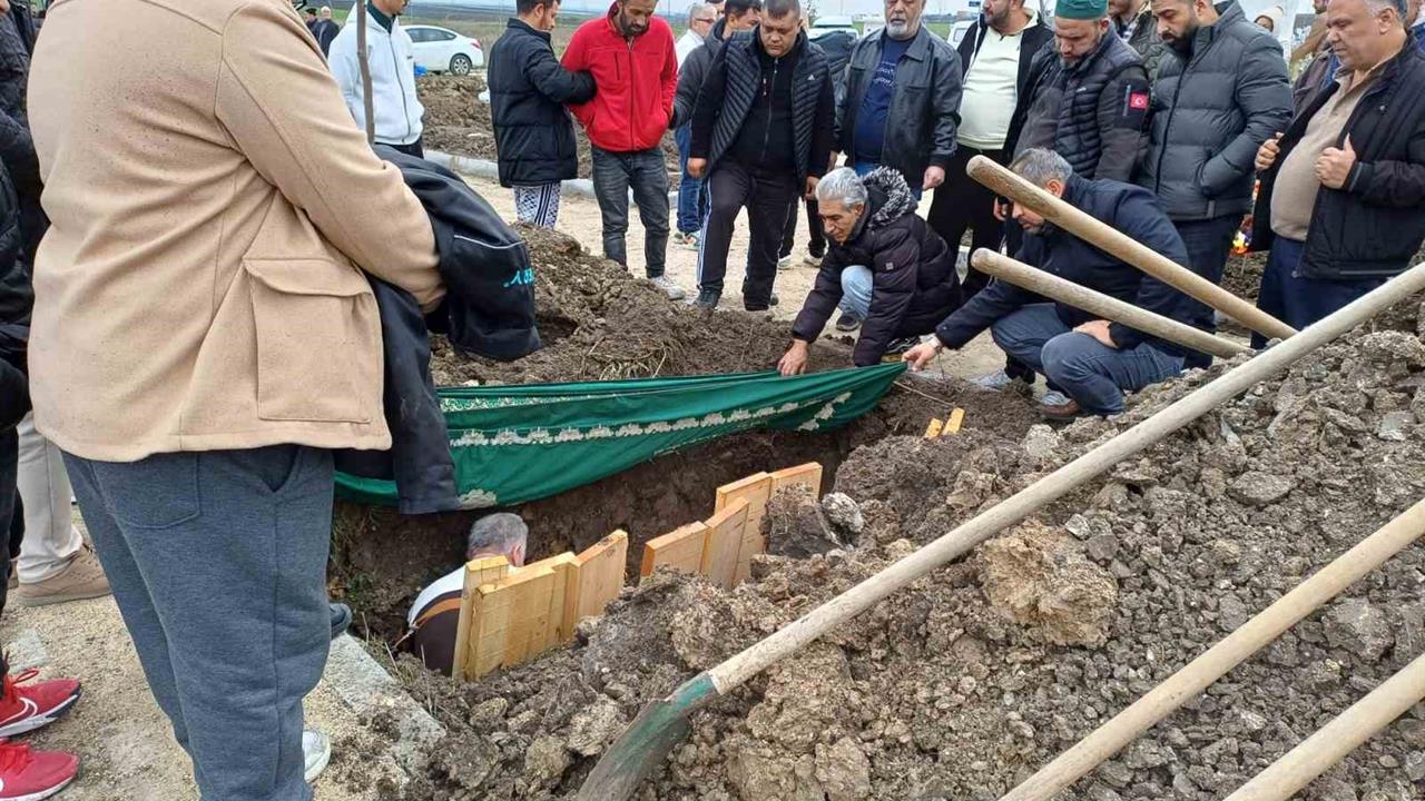 Kırklareli Lüleburgaz'da Vahşice Öldürülen Kadın İçin Cenaze Töreni Düzenlendi