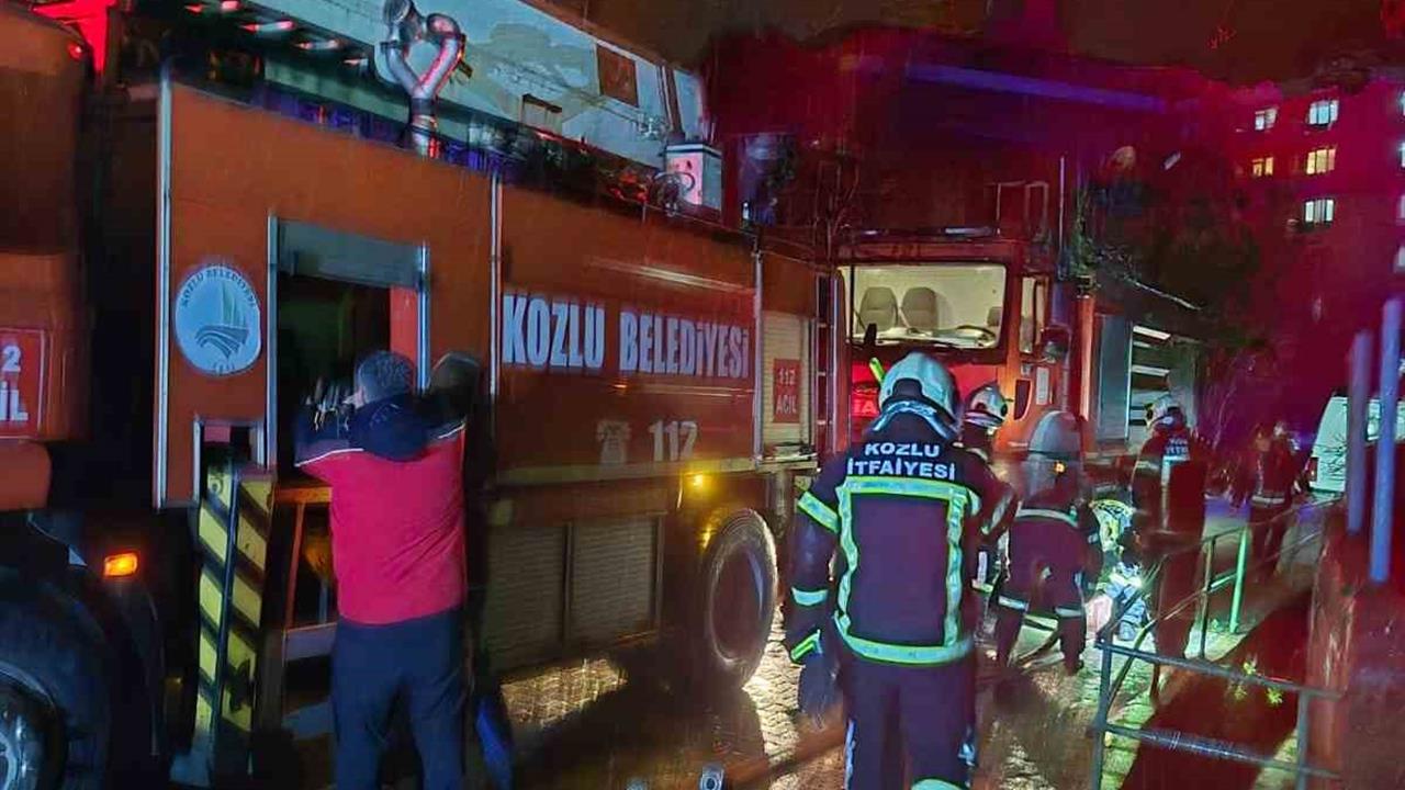 Zonguldak Kozlu'da Çıkan Yangında İtfaiye Ekipleri Zamanında Müdahale Etti