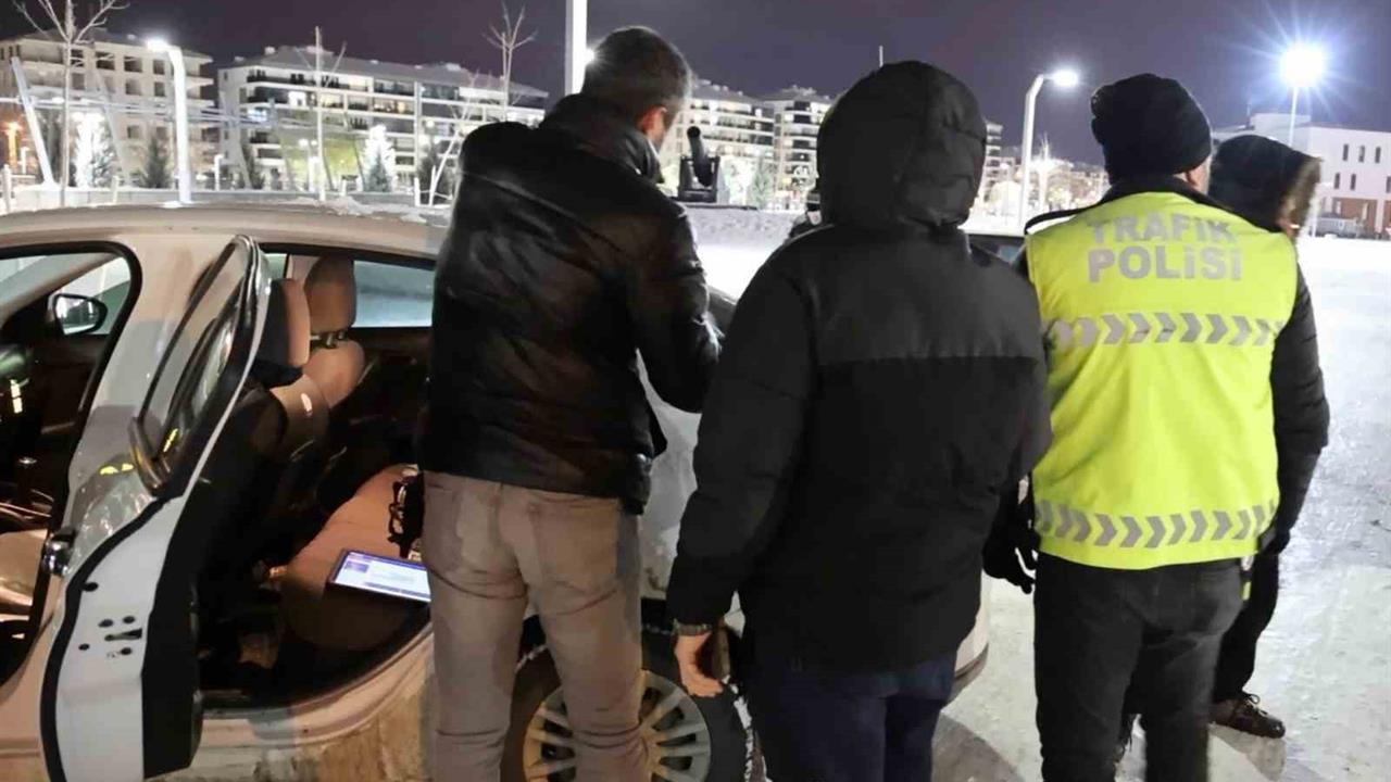 Aksaray'da Drift Atan İki Sürücüye 111 Bin Lira Para Cezası Uygulandı