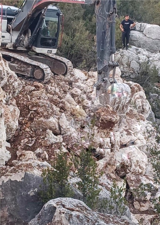 Silifke'de Kaya Duvar Çöktü: 20 Yaşındaki Genç Hayatını Kaybetti