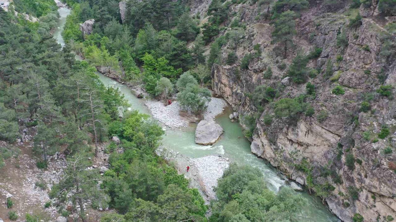 Kahramanmaraş’ta Ceyhan Nehri'ne Düşen Balıkçı İçin Arama Çalışmaları Yarın Yeniden Başlayacak