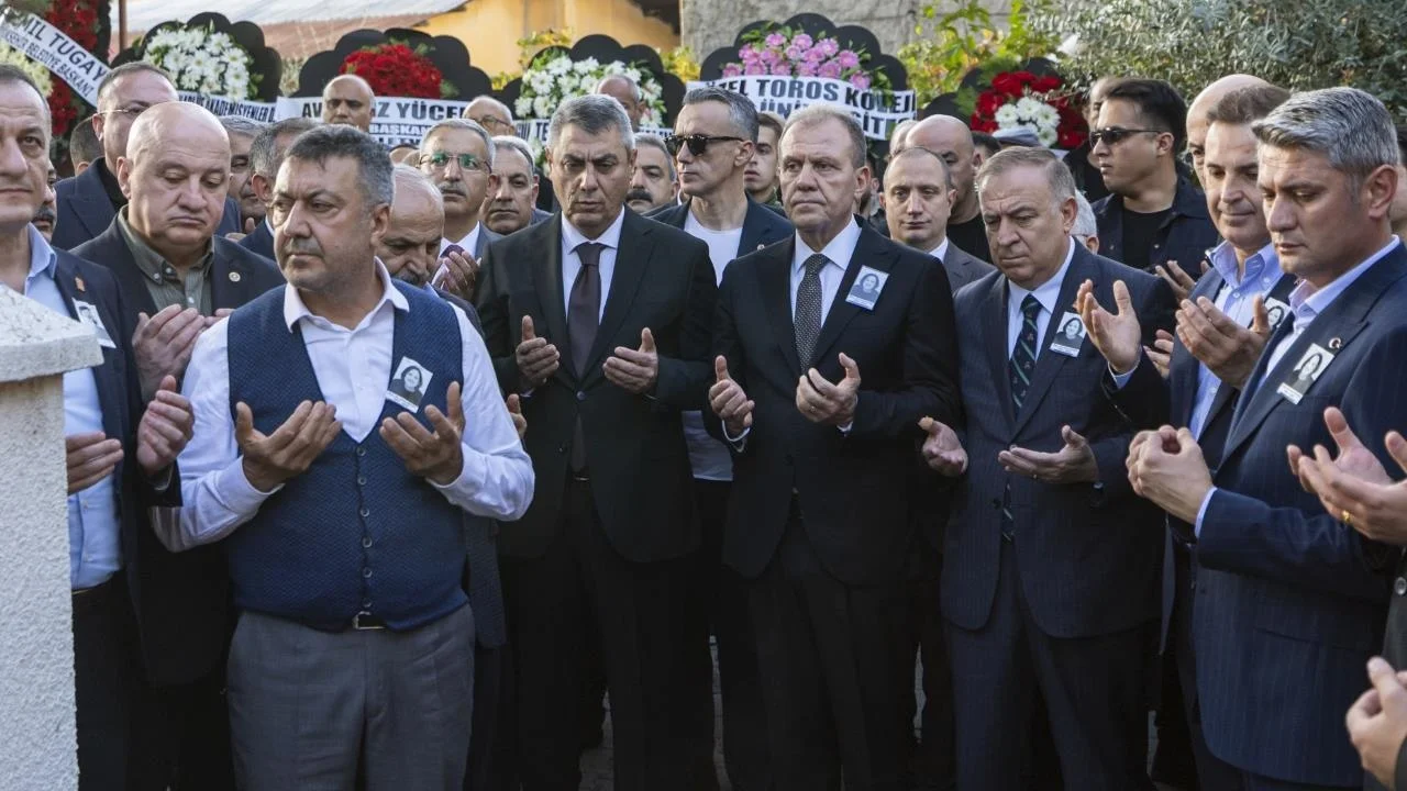 MBB Başkanı Vahap Seçer, Kardeşini Son Yolculuğuna Uğurladı
