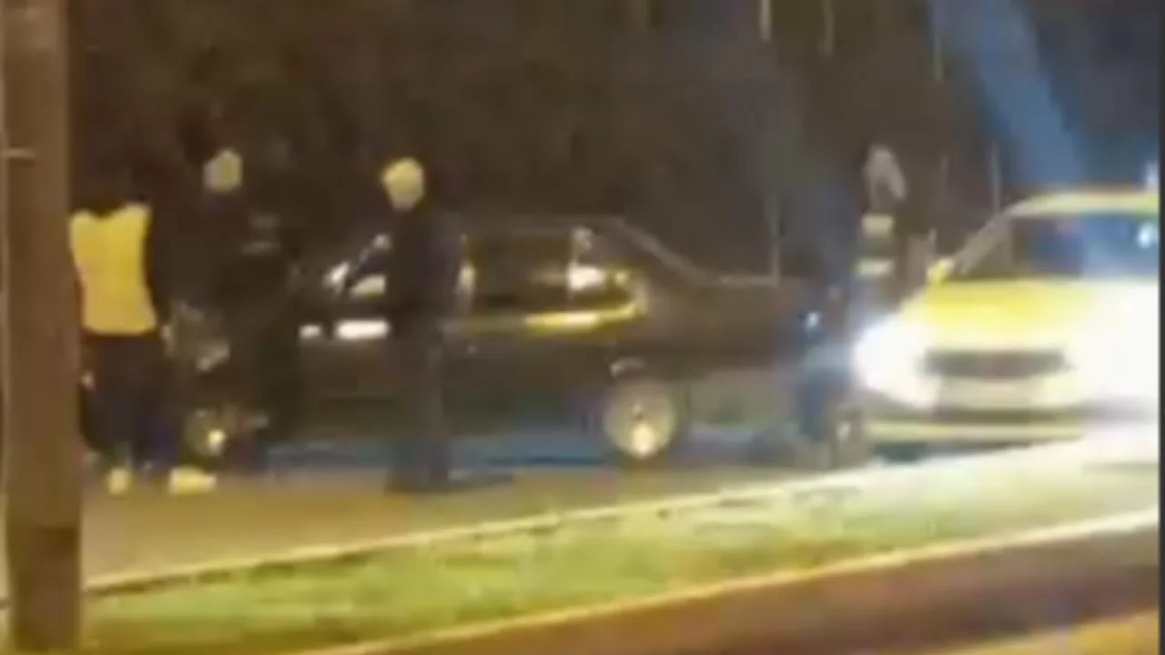 Akdeniz Karaduvar'da İki Araç Çarpıştı: Yaralı Yok