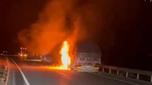 Erzincan’da TIR Yangını Paniğe Neden Oldu
