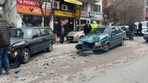 Burdur'da Otomobil Çarpışması