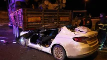 Otomobil tırın dorsesinin altında girdi: 1 kişi öldü, 2 kişi ağır yaralandı