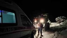 Bingöl'de Karda Mahsur Kalan Ambulans Kurtarıldı