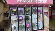 Eskişehir'de Çiçek Otomatı Dikkat Çekiyor