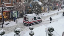 Bolu'da Ambulansın Kar Mücadelesi Görüntülendi