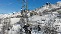 Çoruh EDAŞ, yoğun kar yağışında kesintisiz enerji için sahada