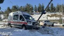 Karabük'te Otomobil ve Ambulans Çarpıştı