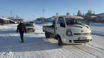 Kars’ta Araçlar Dondu, Sürücüler Zor Anlar Yaşadı
