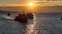 İstanbul Boğazı'nda Balıkçılar Denize Açıldı