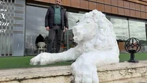 Sivas'ta Kardan Aslan Heykeli Yaptı