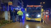 Bursa’da halk minibüsü anne ve kızına çarptı: 2 yaralı