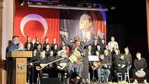 Bayındır’da Öğrencilerden Türkü Şöleni Düzenlendi