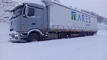 20 Tır Posof Dağında Mahsur Kaldı