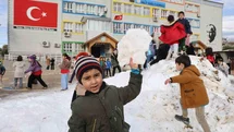 Adana'da Öğrencilerin Kar Eğlencesi