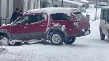 Ardahan'da Buzlu Yolda Trafik Sorunu